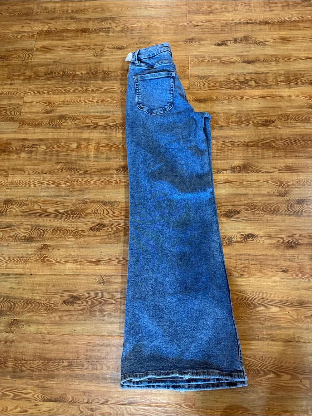 Good American Blue Wash Flared Wide Leg Jeans - Picture 4 of 5